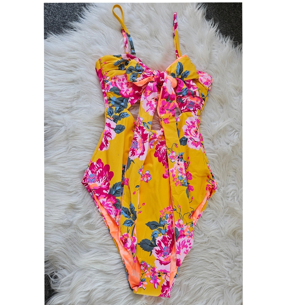 NWT Maaji Colombia Convertible Ivonne Cut-Out One-Piece Swimsuit, Size Medium